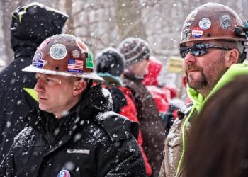 Photo of union workers on strike. A relationship between management and the union doesn't have to be adversarial.